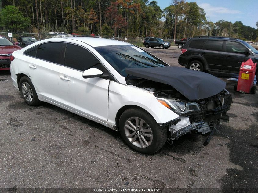 2015 HYUNDAI SONATA 2.4L SE - 5NPE24AF9FH005798