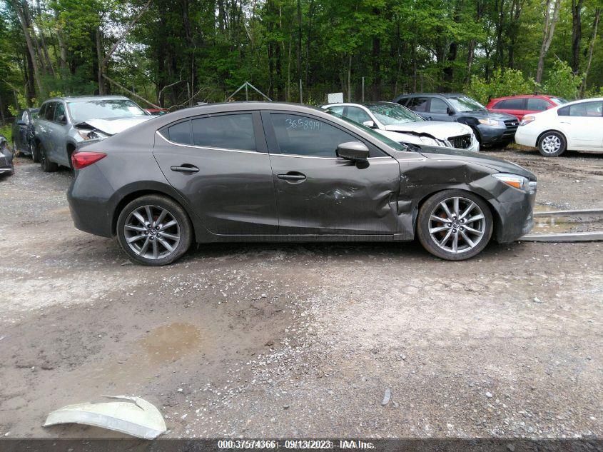 2018 MAZDA MAZDA3 4-DOOR 3MZBN1V30JM174391
