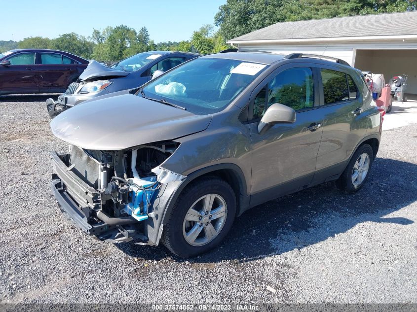 KL7CJLSB0MB327323 Chevrolet Trax LT 2