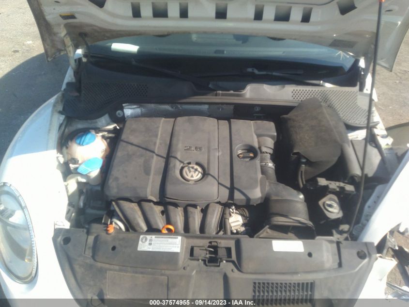 2013 VOLKSWAGEN BEETLE COUPE 2.5L W/SUN - 3VWJX7AT9DM678098