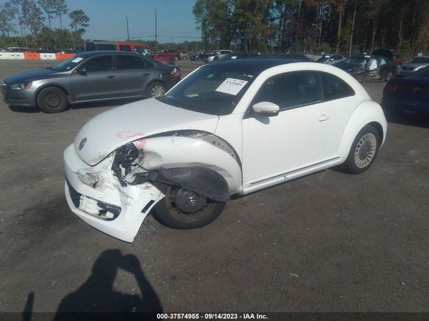 2013 VOLKSWAGEN BEETLE COUPE 2.5L W/SUN - 3VWJX7AT9DM678098