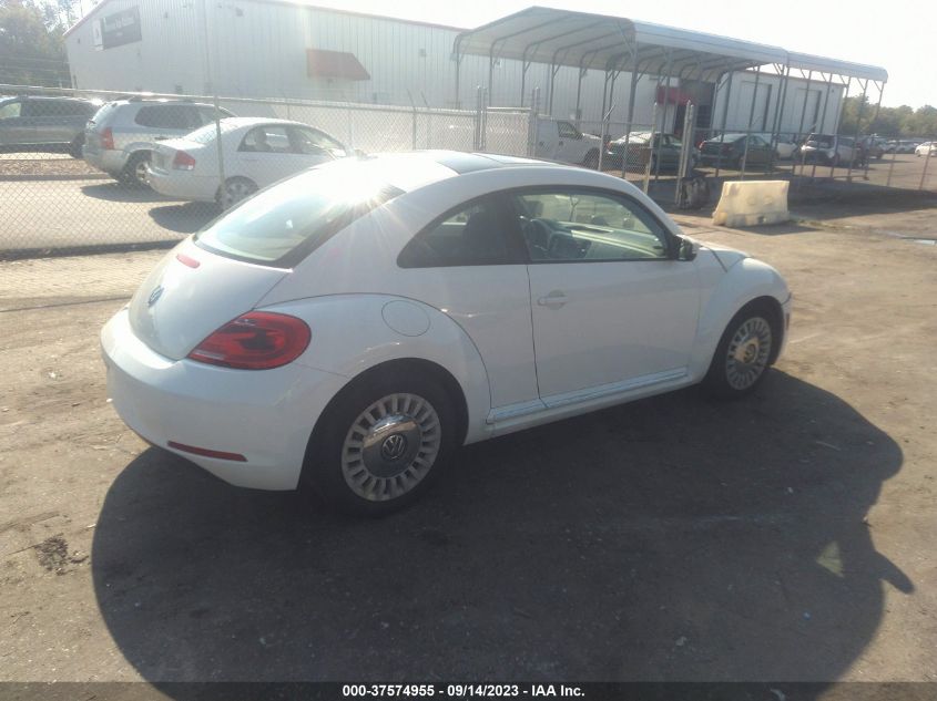 2013 VOLKSWAGEN BEETLE COUPE 2.5L W/SUN - 3VWJX7AT9DM678098