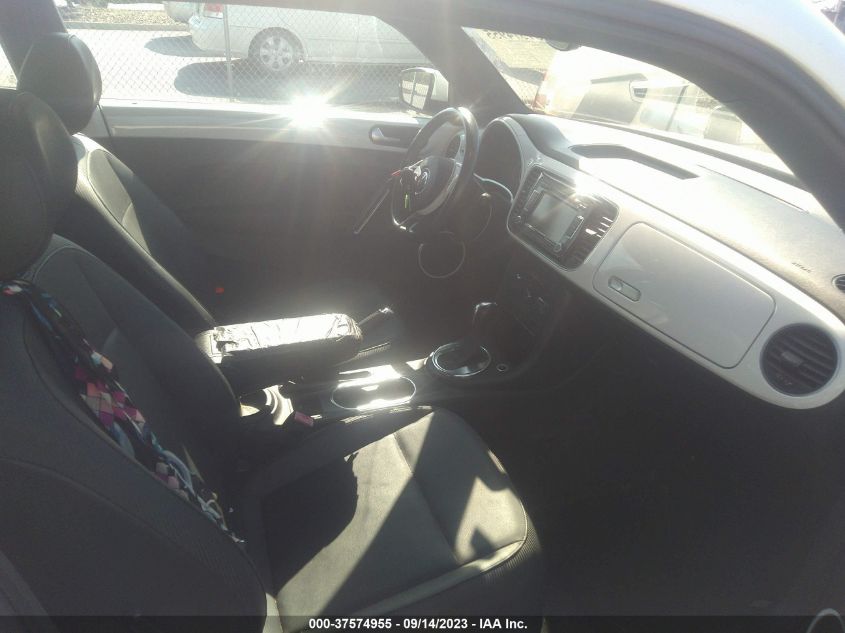 2013 VOLKSWAGEN BEETLE COUPE 2.5L W/SUN - 3VWJX7AT9DM678098
