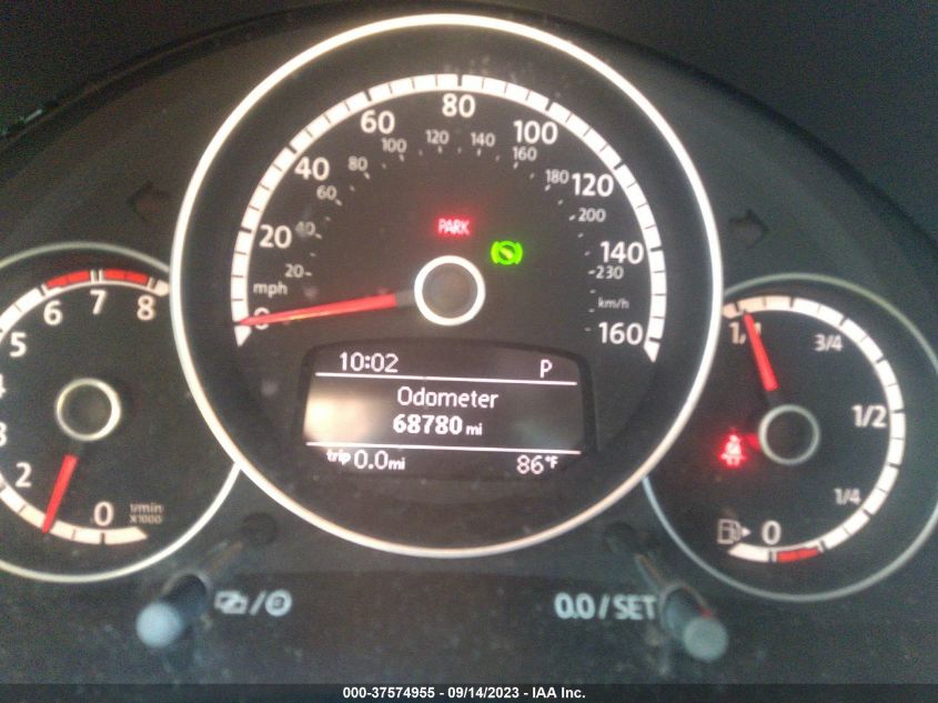 2013 VOLKSWAGEN BEETLE COUPE 2.5L W/SUN - 3VWJX7AT9DM678098