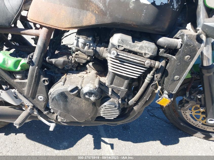 2000 KAWASAKI ZR1100 C JKAZRBC11YA038043