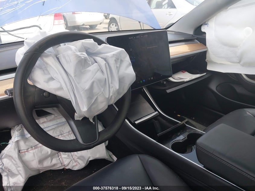 VIN 5YJ3E1EBXLF711063 2020 TESLA MODEL 3
