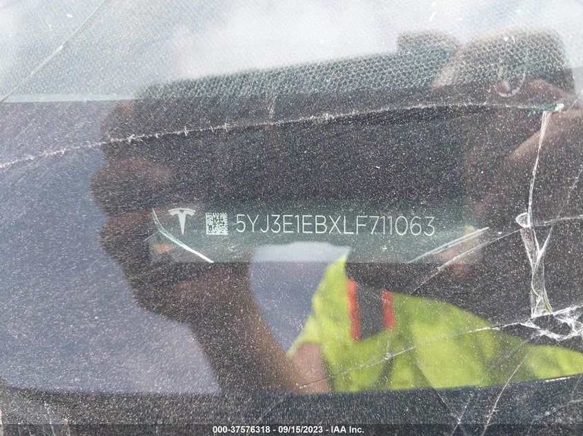 VIN 5YJ3E1EBXLF711063 2020 TESLA MODEL 3