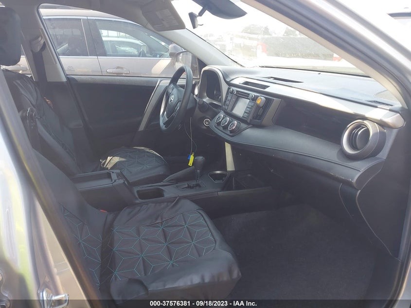 VIN 2T3ZFREV8JW513332 2018 TOYOTA RAV4 LE