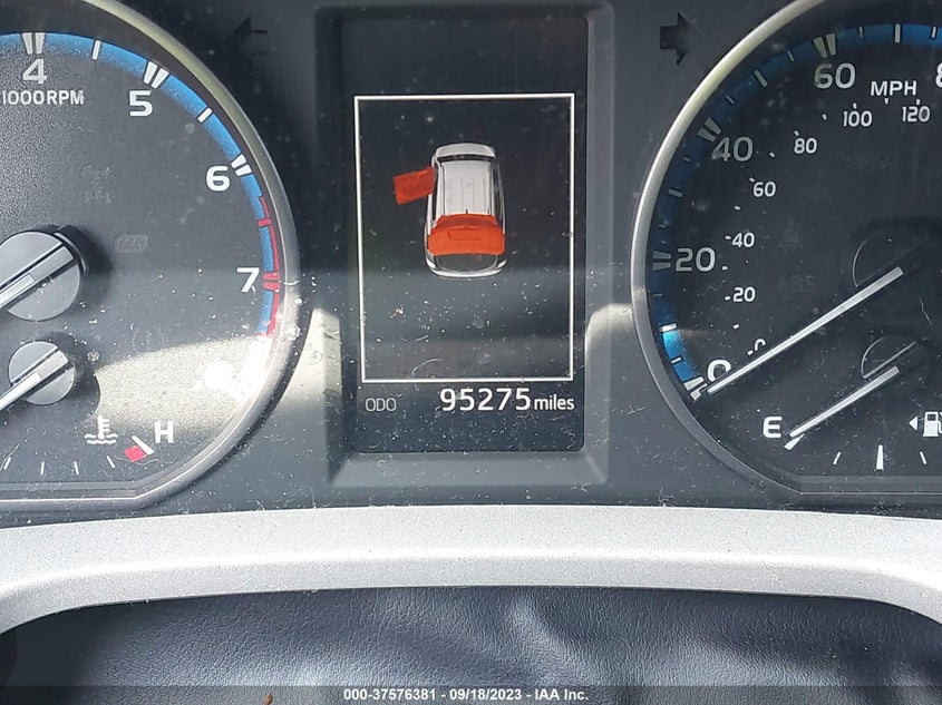 VIN 2T3ZFREV8JW513332 2018 TOYOTA RAV4 LE