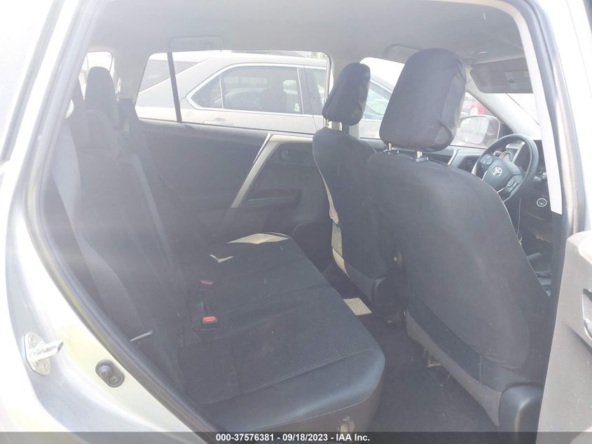 VIN 2T3ZFREV8JW513332 2018 TOYOTA RAV4 LE