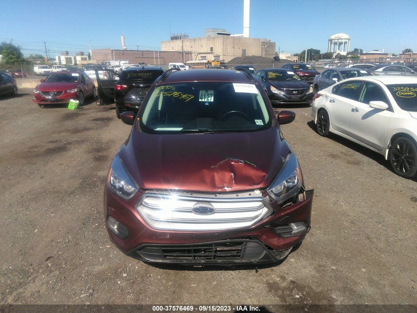 VIN 1FMCU9HD2JUC33378 2018 FORD ESCAPE SEL
