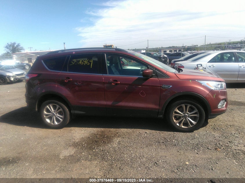 VIN 1FMCU9HD2JUC33378 2018 FORD ESCAPE SEL