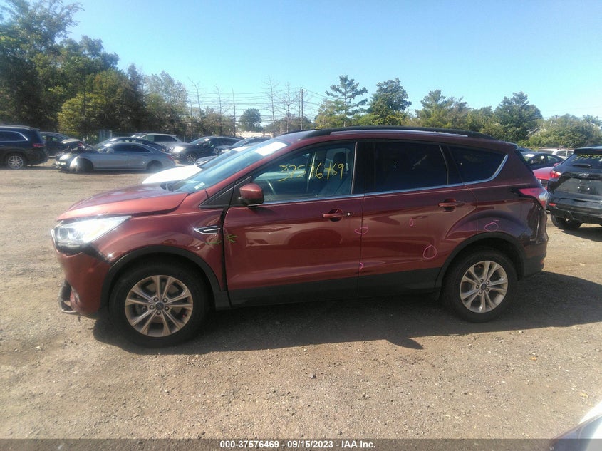 VIN 1FMCU9HD2JUC33378 2018 FORD ESCAPE SEL