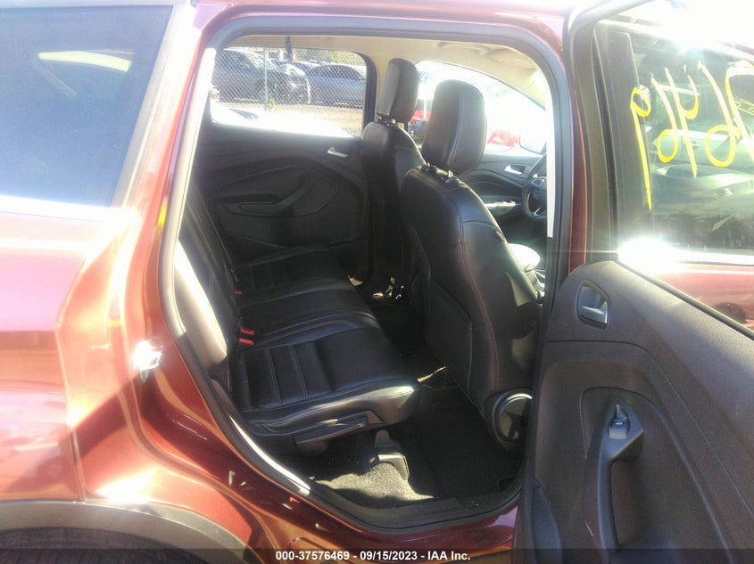 VIN 1FMCU9HD2JUC33378 2018 FORD ESCAPE SEL