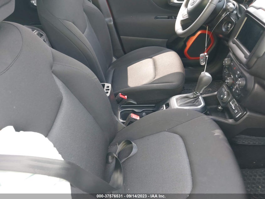 VIN ZACNJDAB0MPM23605 2021 JEEP RENEGADE UPLAND EDITION