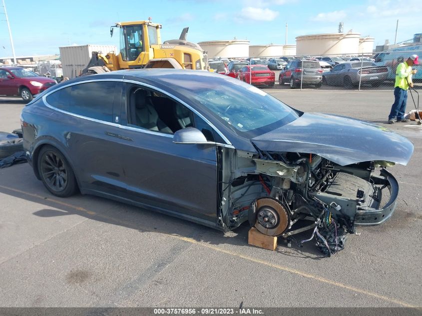5YJXCDE27LF261249 TESLA MODEL X LONG RANGE 2020