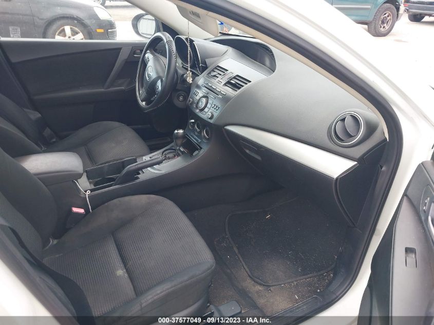 2013 MAZDA MAZDA3 I SPORT - JM1BL1U79D1714657