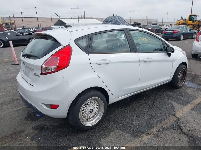 VIN 3FADP4EJ6HM135973 2017 FORD FIESTA SE