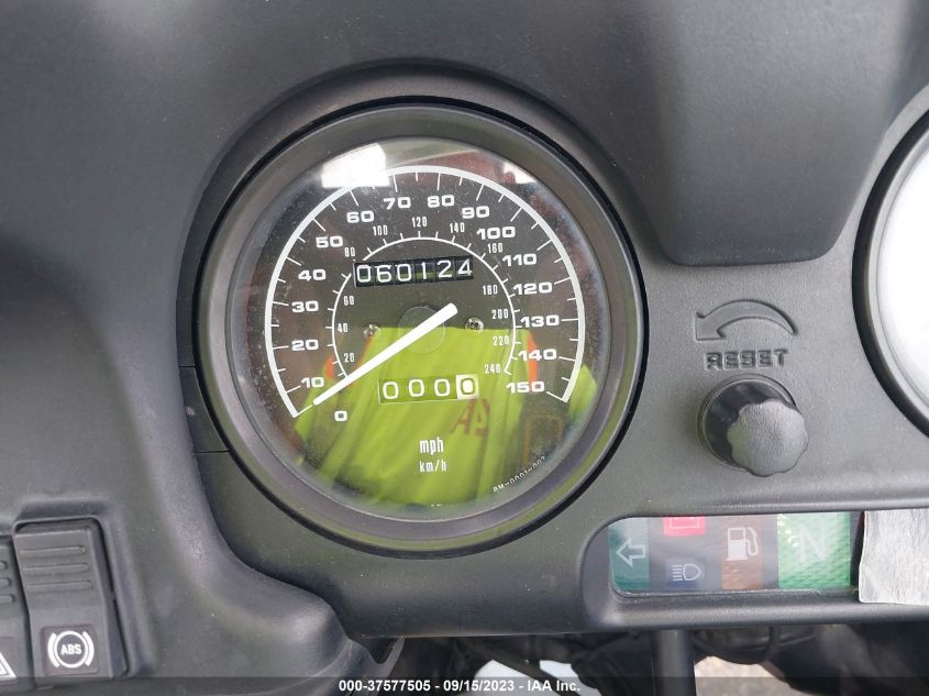 2000 BMW R1100 RT WB10418A3YZC67843