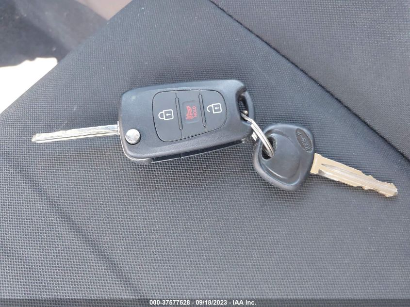 2013 KIA SOUL + - KNDJT2A63D7594784
