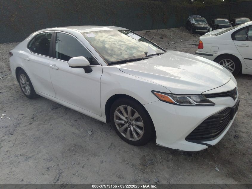 2020 TOYOTA CAMRY LE - 4T1C11AK2LU880062
