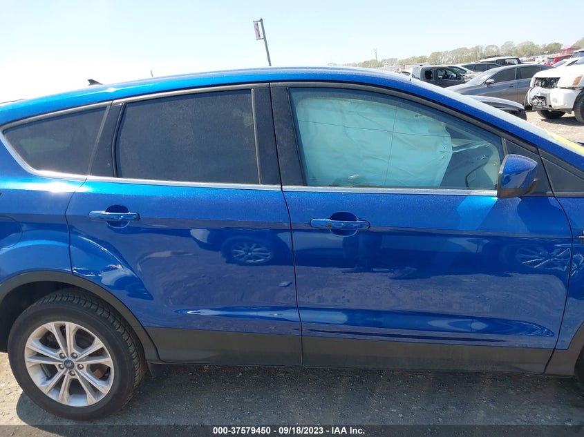 VIN 1FMCU9GD6KUA22249 2019 FORD ESCAPE SE
