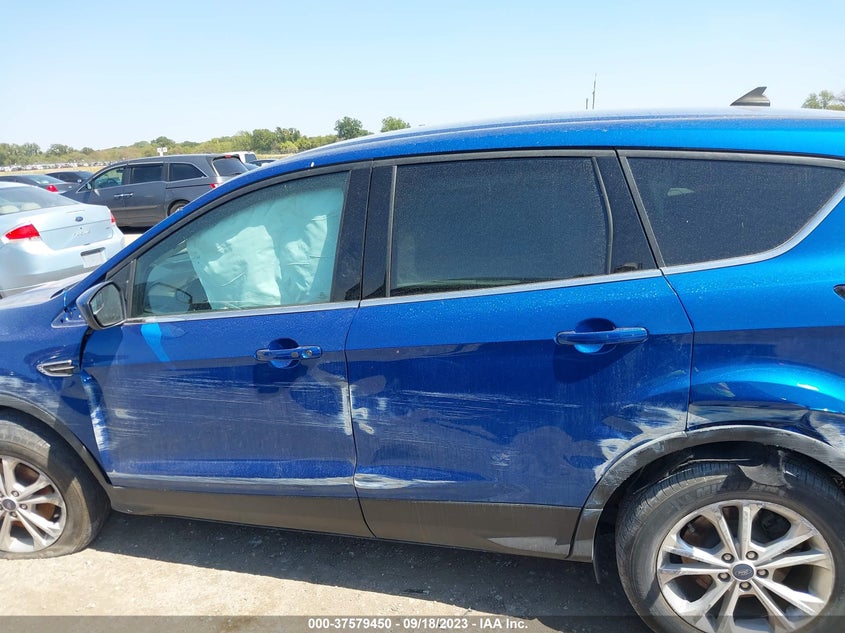 VIN 1FMCU9GD6KUA22249 2019 FORD ESCAPE SE