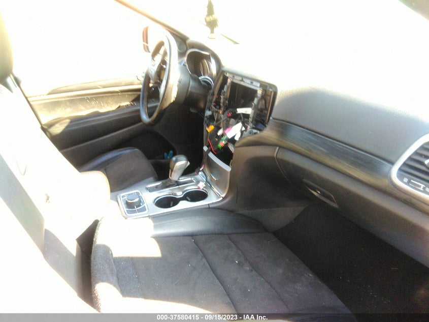 VIN 1C4RJFAGXLC188550 2020 JEEP GRAND CHEROKEE ALTITUDE