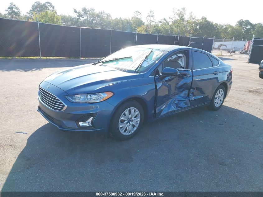 3FA6P0G71KR213668 Ford Fusion S 2