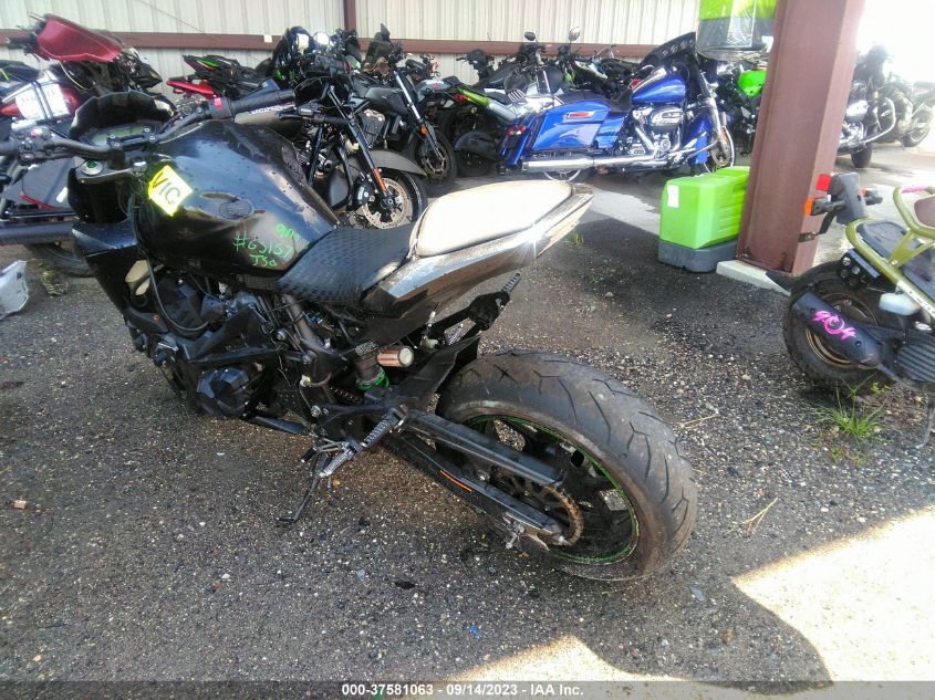 2016 KAWASAKI ZR800 B JKBZRCB16GDA13920