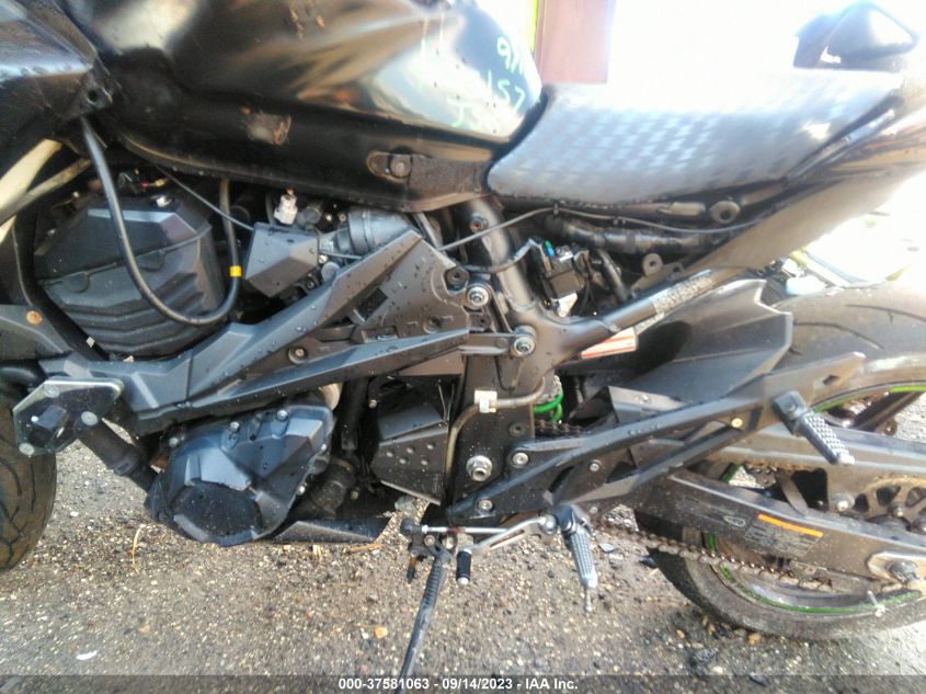 2016 KAWASAKI ZR800 B JKBZRCB16GDA13920