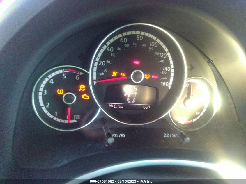 2013 VOLKSWAGEN BEETLE CONVERTIBLE 2.0L TDI 3VW6L7AT4DM816387