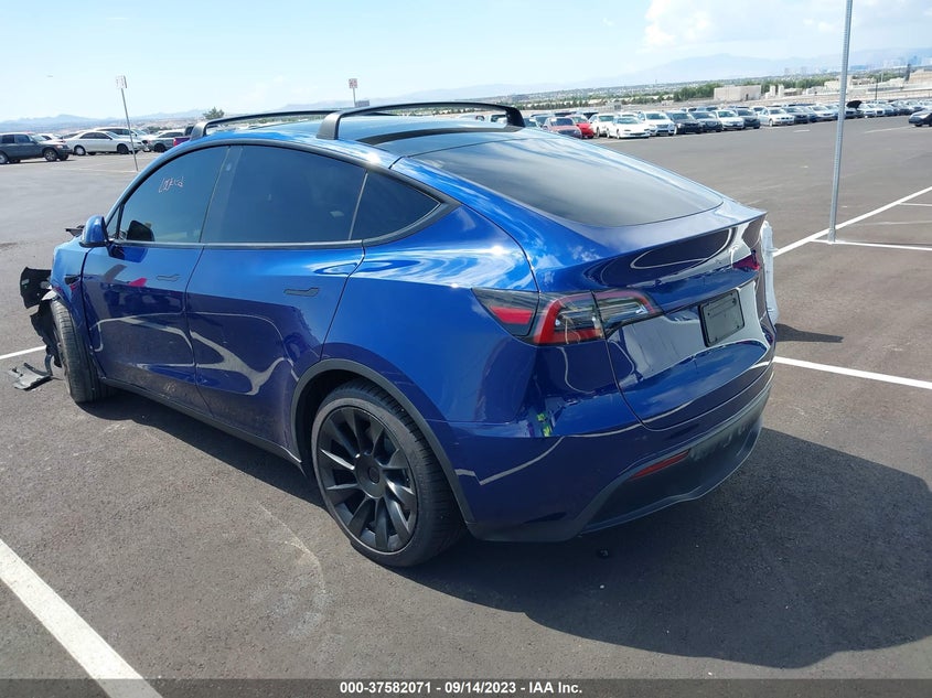 VIN 5YJYGAEE8MF215609 2021 TESLA MODEL Y LONG RANGE
