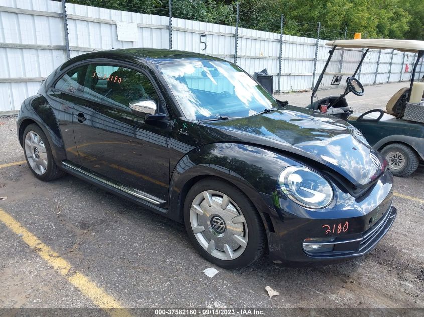2013 VOLKSWAGEN BEETLE COUPE 2.0T TURBO - 3VW467AT7DM652549