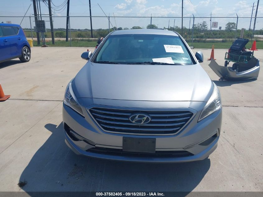 2015 HYUNDAI SONATA 2.4L SE - 5NPE24AF9FH136245