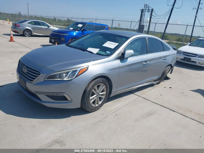 2015 HYUNDAI SONATA 2.4L SE - 5NPE24AF9FH136245