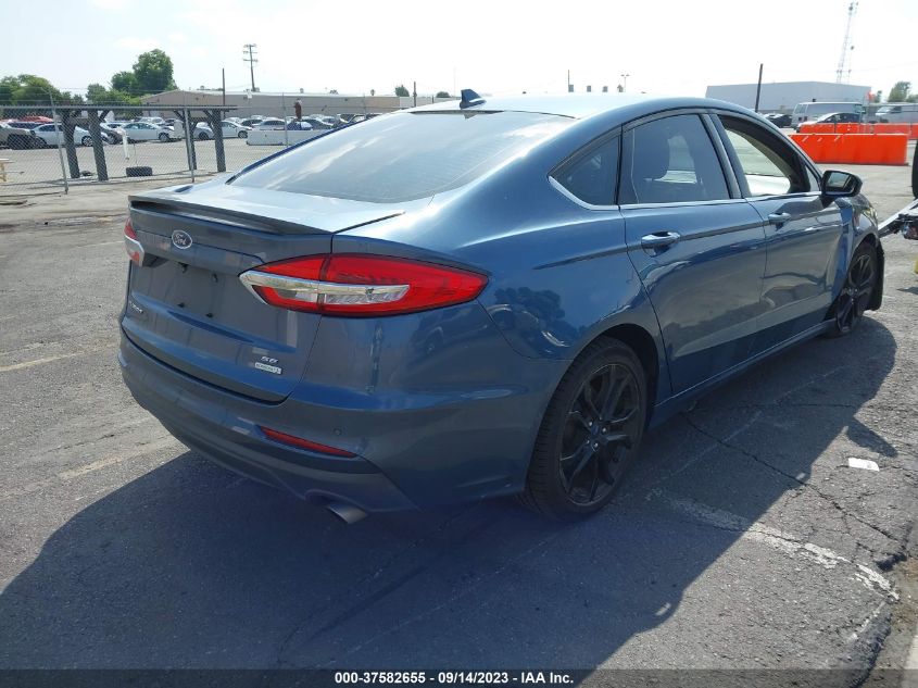 3FA6P0HD5KR135013 Ford Fusion SE 4