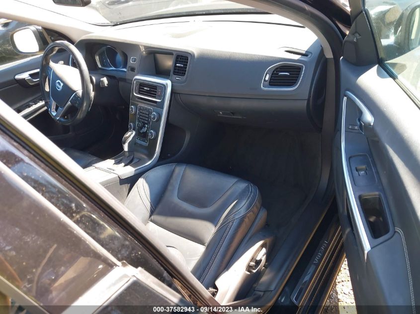 2014 VOLVO S60 T5 - YV1612FHXE2294433