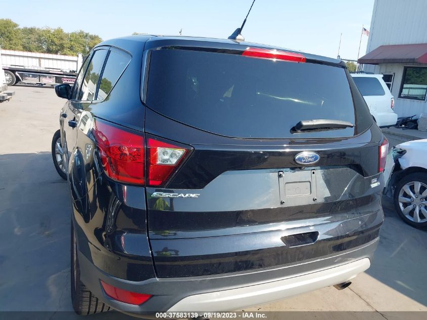 2019 FORD ESCAPE SE - 1FMCU9GD5KUB80825