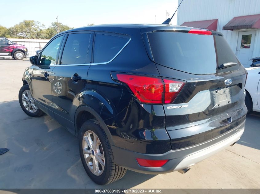 2019 FORD ESCAPE SE - 1FMCU9GD5KUB80825