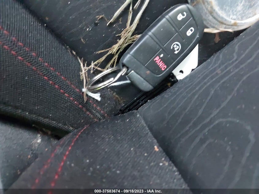 VIN ZACNJBC18KPK12402 2019 JEEP RENEGADE TRAILHAWK