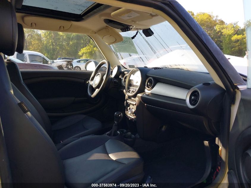 2014 MINI COOPER CLUBMAN WMWZF3C5XET493512