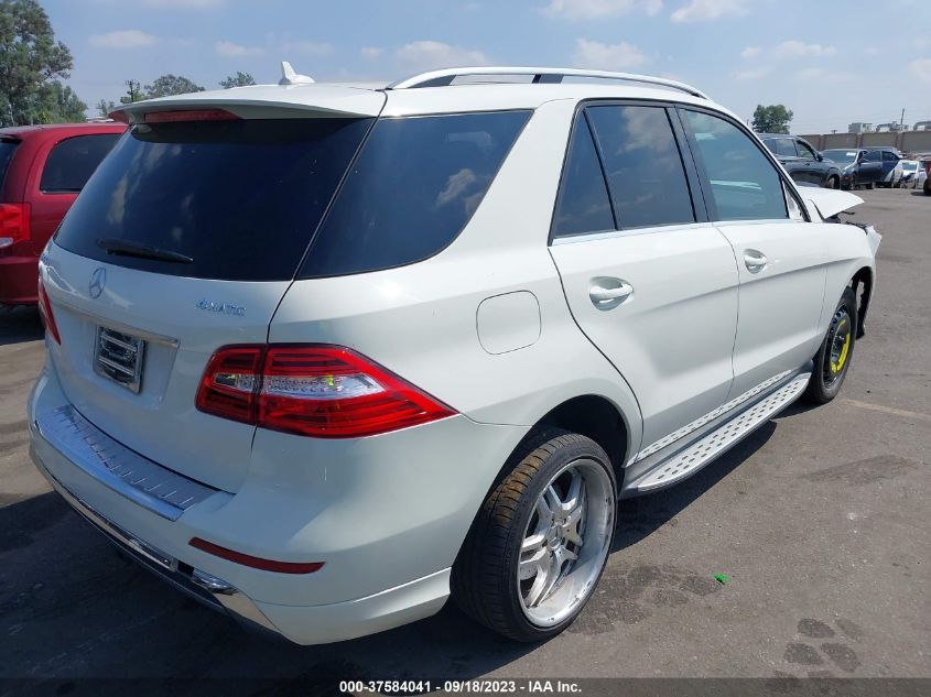 2013 MERCEDES-BENZ M-CLASS ML 550 4JGDA7DB6DA097879