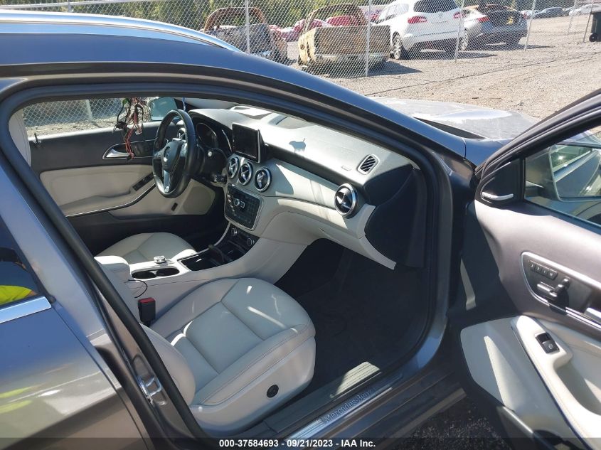 2015 MERCEDES-BENZ GLA-CLASS GLA 250 - WDCTG4GB8FJ097761