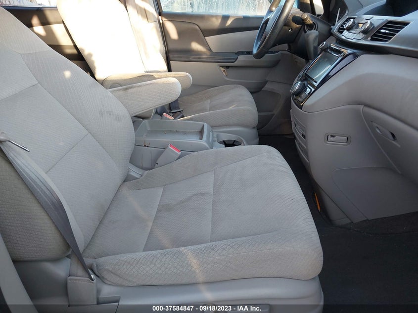 VIN 5FNRL5H38HB016440 2017 HONDA ODYSSEY SE