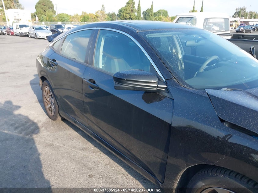 VIN 2HGFC2F74JH518886 2018 HONDA CIVIC SEDAN EX
