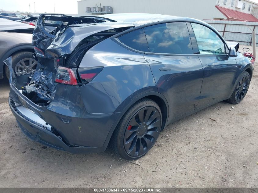 7SAYGDEF4NF415644 Tesla Model Y   4