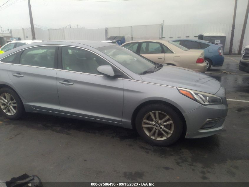 2015 HYUNDAI SONATA 2.4L SE - 5NPE24AF5FH003059