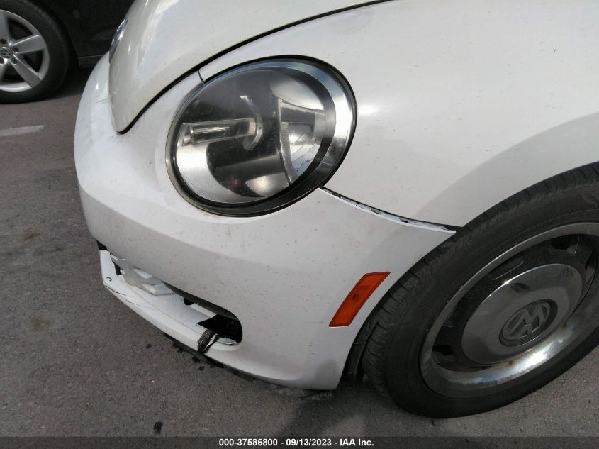 2013 VOLKSWAGEN BEETLE CONVERTIBLE 2.5L 3VW5X7AT4DM810847