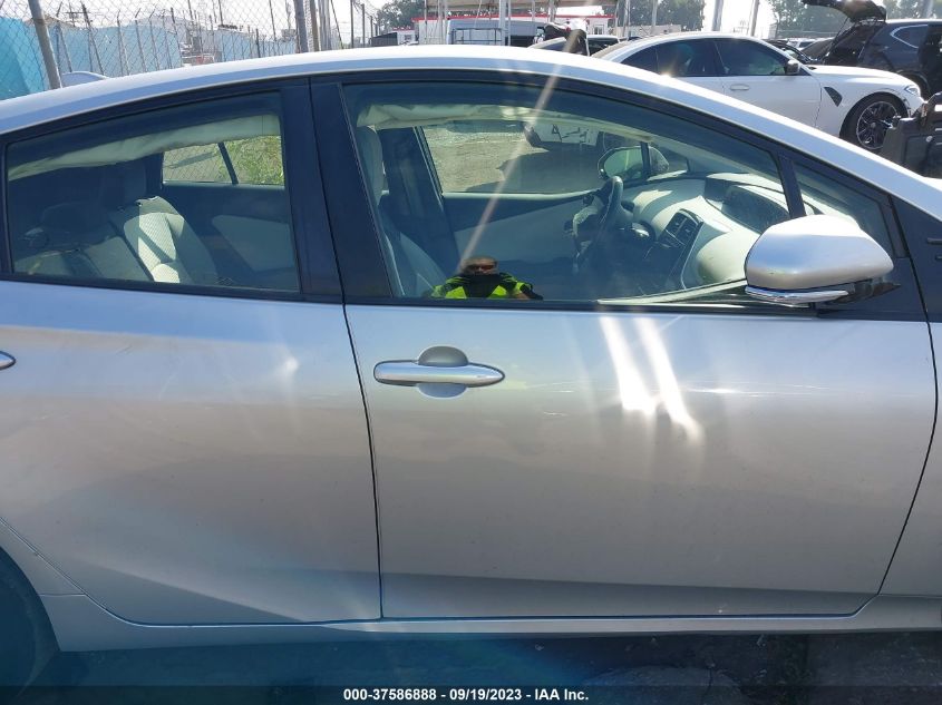 2016 TOYOTA PRIUS FOUR - JTDKARFU6G3523925